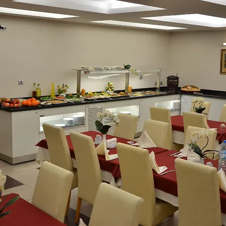 Grand Ozturk فندق 4*