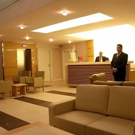 Grand Ozturk فندق 4*